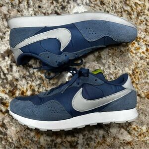 Nike MD Valiant Blue Gray Running Shoes Kids Size 7Y CN8558-406